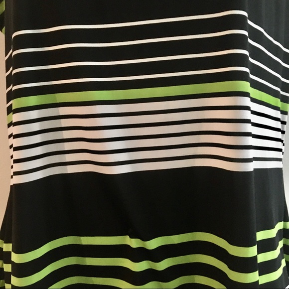 Jessica | V-neck Tank (L) - Picture 7 of 8